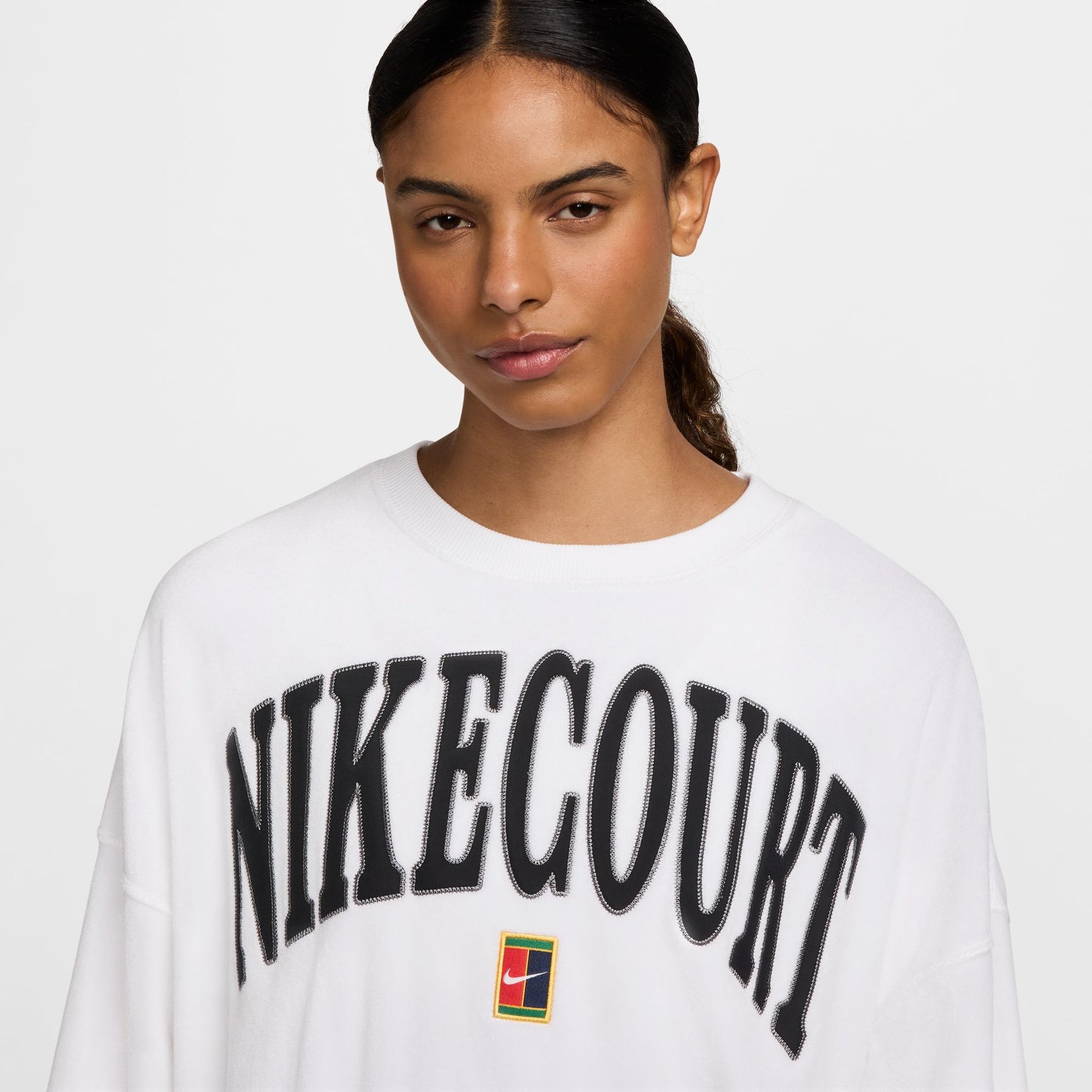 NikeCourt Heritage Women's Over-sized Crew-Neck Graphic Tennis Sweatshirt